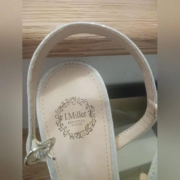 NEW I.Miller Silver Rhinestone Sandals Size 10 - Picture 7 of 8